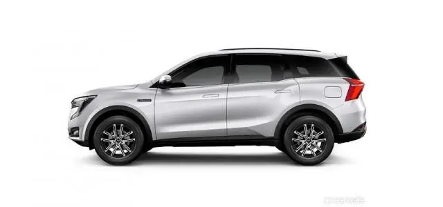 Mahindra XUV700 MX Petrol MT 5 STR 2022