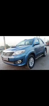 Toyota Fortuner 2.8 4x2 MT 2012