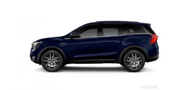 Mahindra XUV700 MX Petrol MT 5 STR 2022