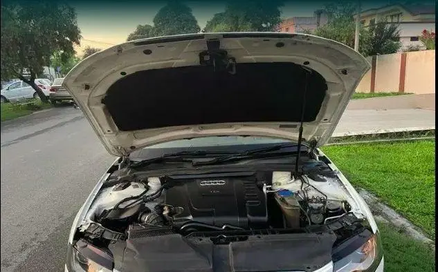 Audi A4 2.0 TDI premium 2011