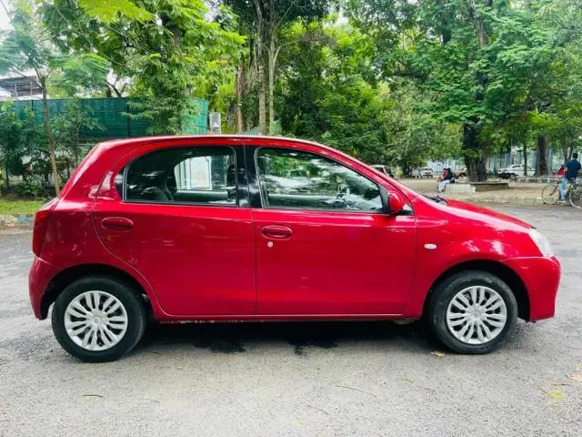 Toyota Etios Liva G 2011