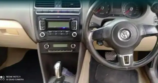 Volkswagen Vento Comfortline Petrol AT 2011