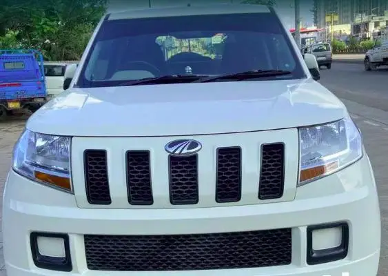 Mahindra TUV300 T4 Plus 2018