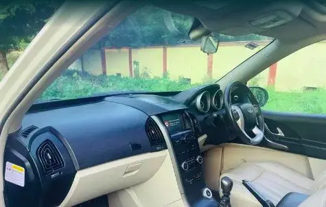 Mahindra XUV500 W10 AWD 2016
