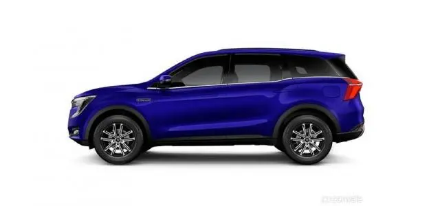 Mahindra XUV700 AX 5 Petrol MT 5 STR 2022