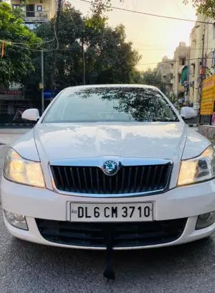 Skoda Laura Ambiente 1.9 TDI 2013