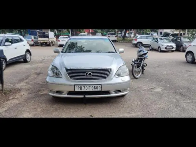 Lexus LS 600 HL 2001