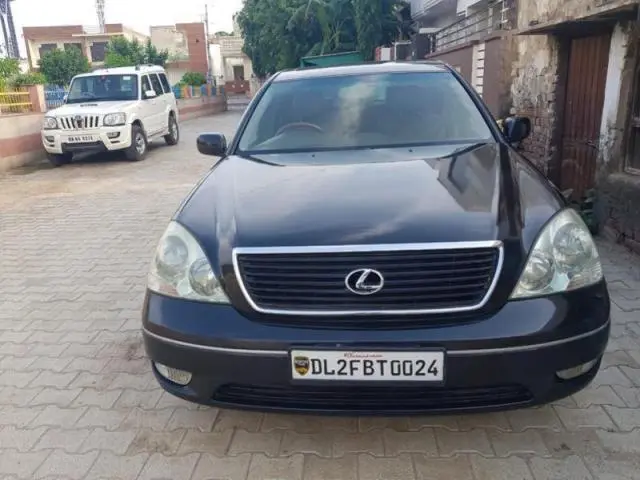 Lexus LS 600 HL 2001