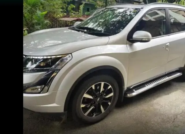 Mahindra XUV500 W11 (O) 2018