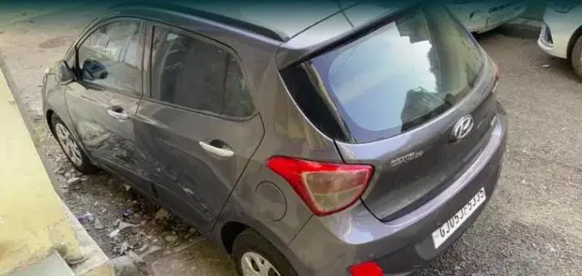 Hyundai Grand i10 Sportz 1.1 CRDi 2013