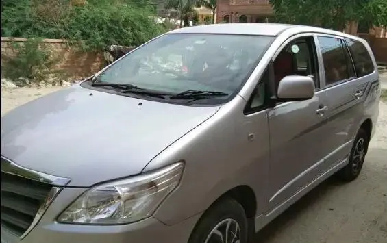 Toyota Innova 2.5 G 2014