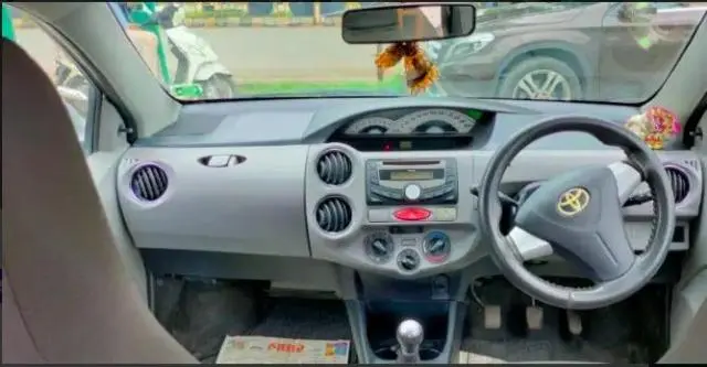 Toyota Etios Liva VX 2012