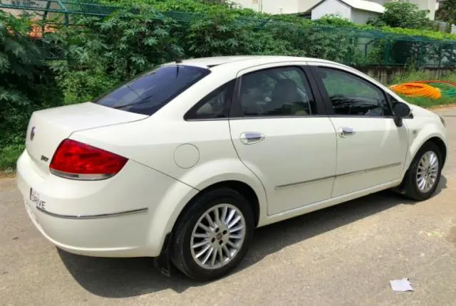 Fiat Linea Emotion T-Jet 2011