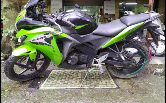 Honda CBR 150R 150cc 2012
