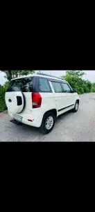 Mahindra TUV300 T8 2018