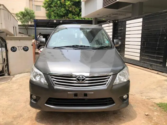 Toyota Innova 2.5 VX 7 STR BS IV 2013