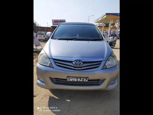 Toyota Innova 2.0 E 2009