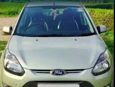 Ford Figo 1.2P TITANIUM MT 2010