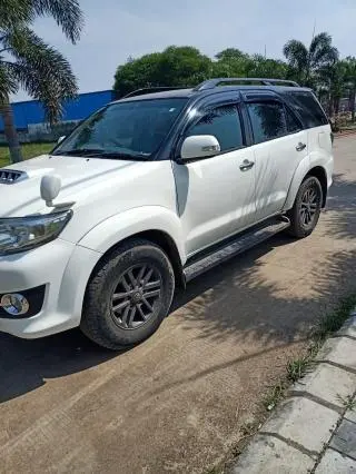 Toyota Fortuner 3.0 4x2 MT 2015