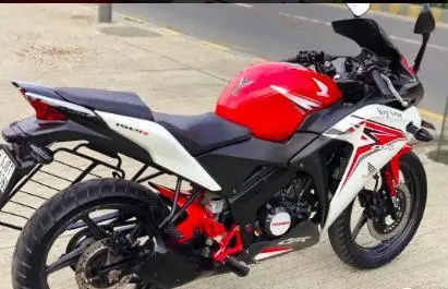 Honda CBR 150R 150cc 2015