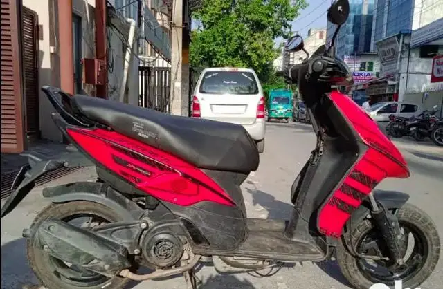 Aprilia SR125 Storm 2019