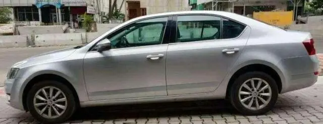 Skoda Octavia 2.0 TDI CR AMBITION AT 2013