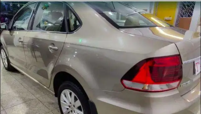 Volkswagen Vento 1.6L Highline 2015