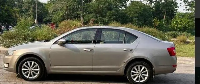 Skoda Octavia 2.0 TDI CR AMBITION 2013