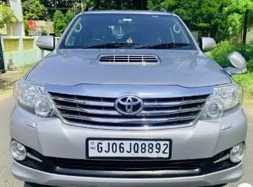 Toyota Fortuner 3.0 4x2 MT 2016