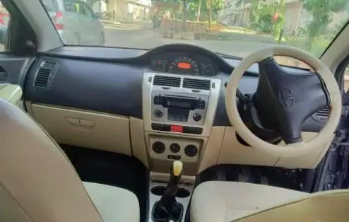 Tata Indica Vista Aqua 1.3 Quadrajet 2011