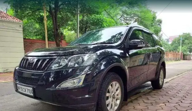 Mahindra XUV500 W10 2WD MT 2017