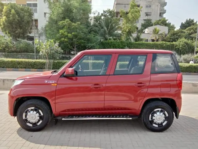 Mahindra TUV300 T4 Plus 2018