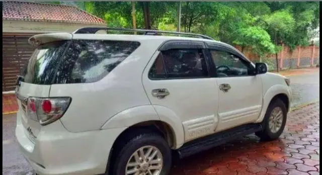 Toyota Fortuner 2.8 4x2 MT 2012