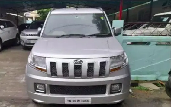 Mahindra TUV300 T8 2017
