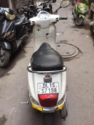 Piaggio Vespa 125cc 2012