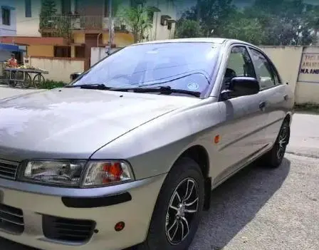Mitsubishi Lancer GLXI 1.5 2000