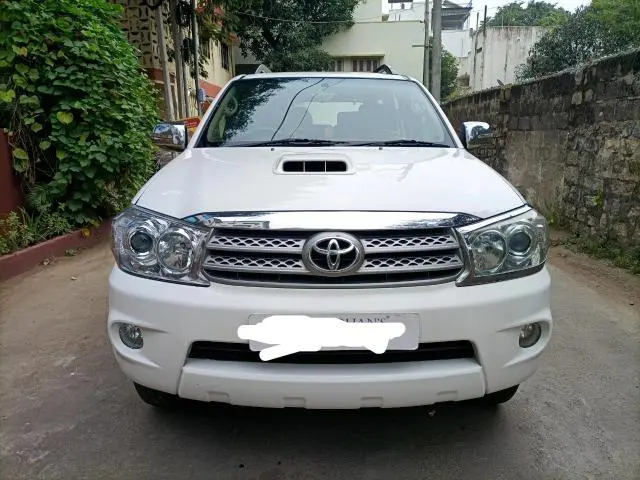 Toyota Fortuner 3.0 4x2 MT 2009