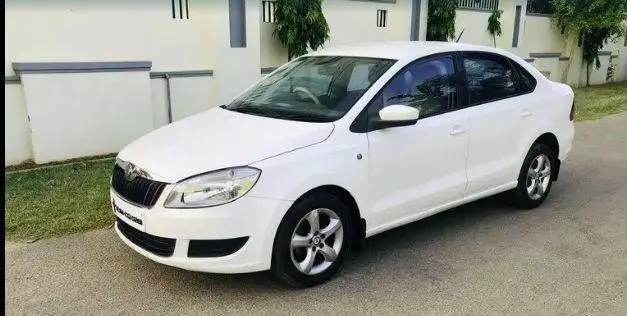 Skoda Rapid ELEGANCE 1.6 TDI MT 2012