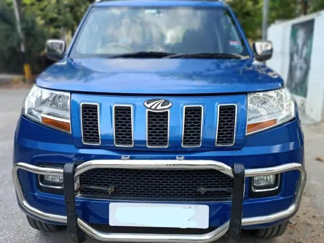 Mahindra TUV300 T8 2015