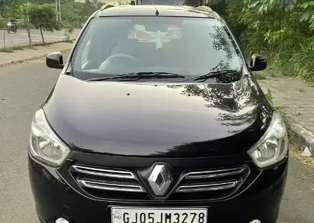 Renault Lodgy 85 PS RXZ Stepway 8 STR 2015