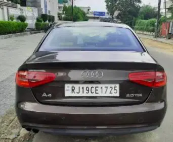 Audi A4 2.0 TDI Premium 2013