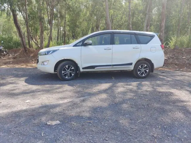 Toyota Innova Crysta 2.4 ZX 7 STR 2017