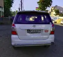 Toyota Innova 2.5 G 7 STR BS IV 2015