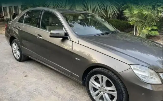 Mercedes-Benz E-Class E250 CDI BlueEfficiency 2012