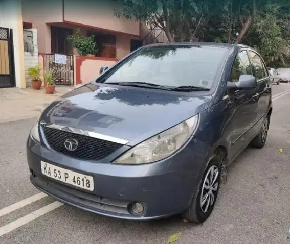 Tata Indica Vista Aura Plus 1.3 Quadrajet 2010