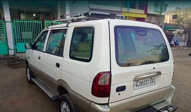 Chevrolet Tavera LS 2.5 2010