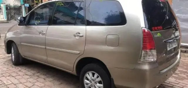 Toyota Innova 2.5 V 7 STR 2011