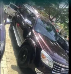 Ford Endeavour 2.5L 4x4 MT 2010
