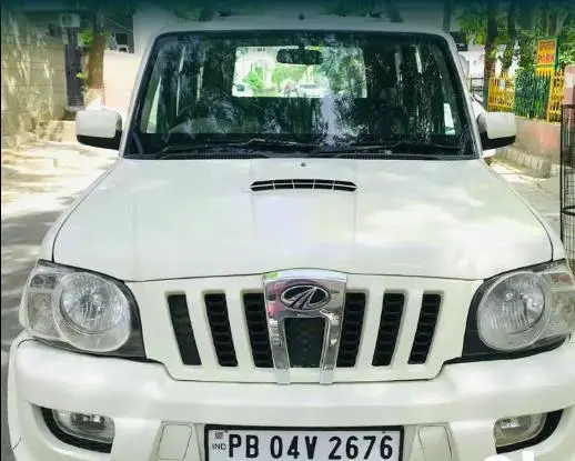 Mahindra Scorpio SLE BS IV 2015