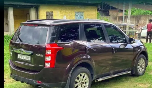Mahindra XUV500 W10 AT 2015